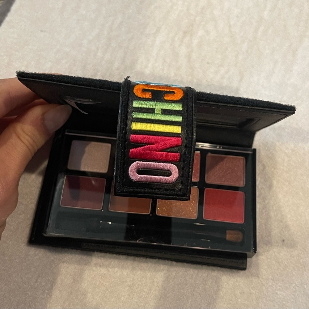 Tony Moly Glam Eye Rose Purple Palette in Wallet Case #01 Love Scenario